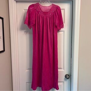 Vintage Shadowline Women’s Long hot pink Nightgown size S Lace Embroidered